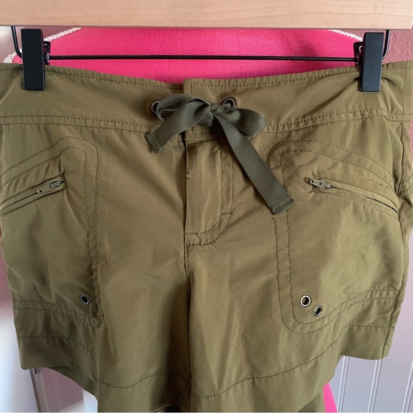 Athleta size 4 Cargo Shorts EUC in Brown, Drawstring Waist - Picture 2 of 5